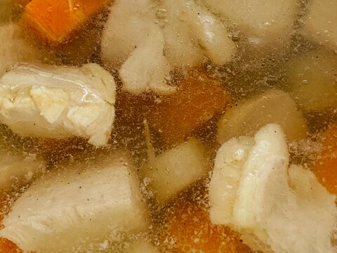 鶏肉とごぼうとにんじんのスープ